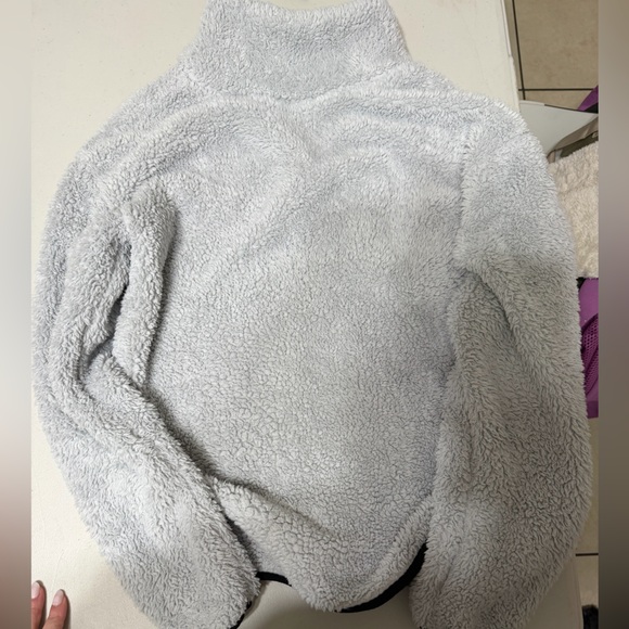 PINK Victoria's Secret Kids Sherpa Jacket - Light Gray - Picture 3 of 3